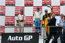 Jan Charouz se v Auto GP 2010 ve Spa premirov probil a na stupn vtz !! Bronz.