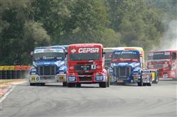 Trucker David Vreck pi mokr F1 na Nrburgringu ctil s Kimim