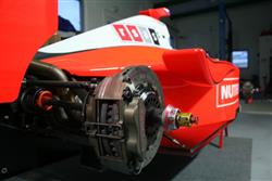 Dal�� F 3000 v �esku :   Lolu 88/50 s motorem Ford Cosworth pojede i Jarda Pr�ek