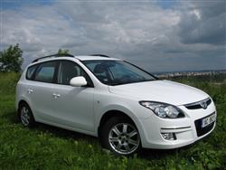 Rodinn� �esk� kombi s benz�nov�m motorem 1,6 to je Hyundai i30 CW
