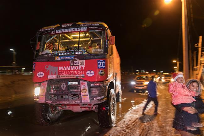 Kozlovsk na Dakaru vtz, jeho kamion jde do ela