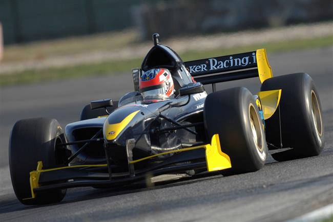 Startovn pole formulov Auto GP pro sezonu 2010 se roziuje o tm Charouz Gravity Racing