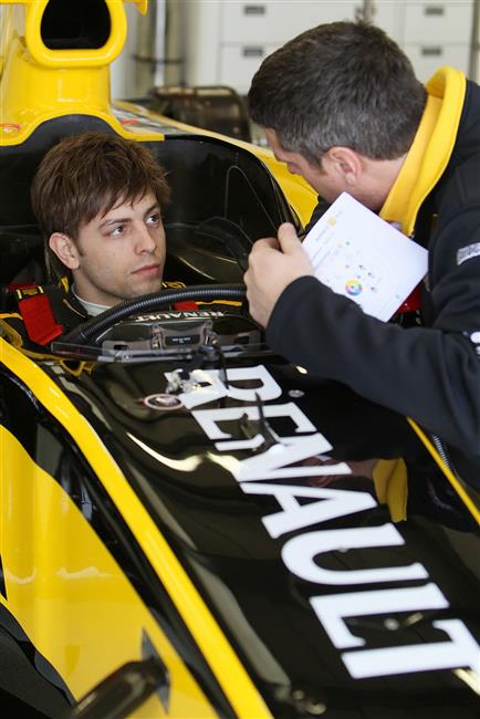 Jan Charouz poprv v F1 tmu Renault, foto tmu P. Frba