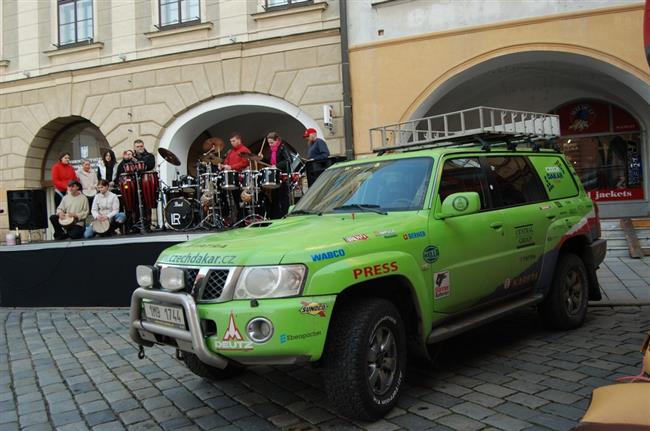 Odjezd Czech Dakar tmu na Dakar 2010 z Olomouce obj- Tondy Malho