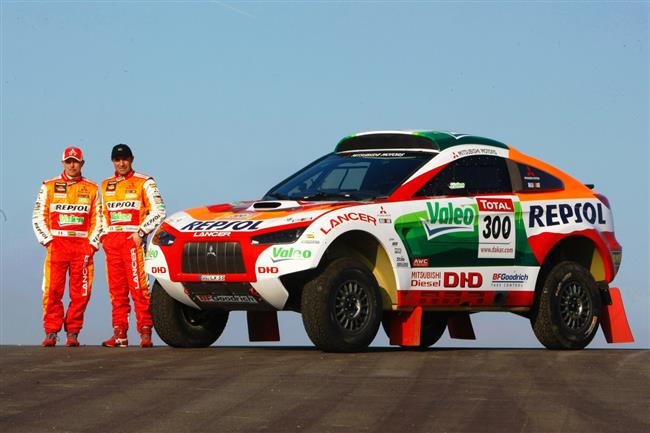 Tovrn tm Mitsubishi ped Dakarem 2009, foto tmu