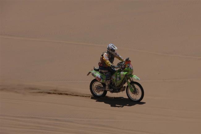 Dakar 2010: V motocyklech dl pokrauj Roman Krej a Jan Vesel z Czech Dakar Teamu