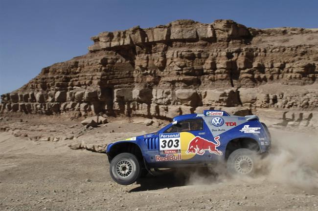 VW vyvj pro Dakar 2011 evolun model Race Touaregu, kter zvtzil ji dvakrt za sebou