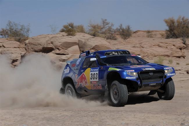 VW vyvj pro Dakar 2011 evolun model Race Touaregu, kter zvtzil ji dvakrt za sebou