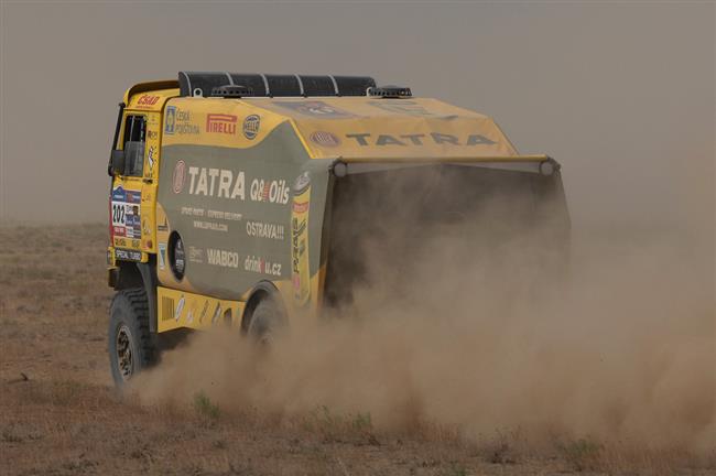Ppravy na Dakar 2011  u Loprais tmu vrchol, odjezd do Le Havre je za dvemi