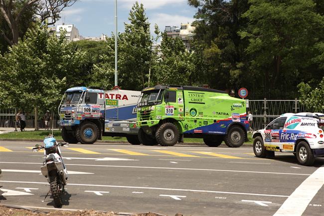 Dakar 2010: Brazilo eskou posdku Tatry pibrzdil  v psku zkrat a ztichl motor