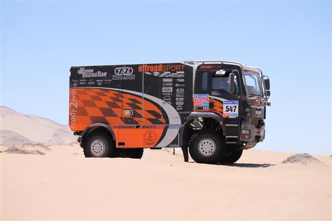 Zdenk Sldek s Hummerem H3 EVO  tm Offroadsport na Dakaru 2011