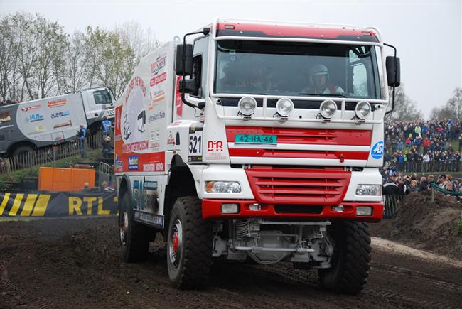 Pilot F1 Jos Verstappen a kamiony na Dakaru ?  ANO!