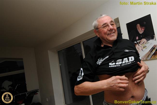 Tom Vrtn a jeho tm ped odjezdem na Dakar 2012