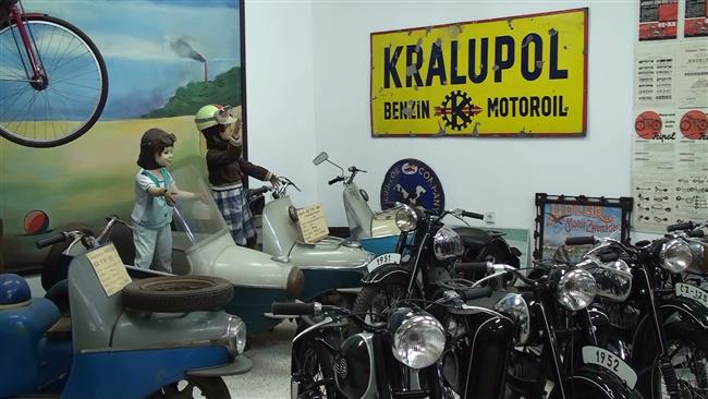 Muzeum moto v Perov nad Labem, foto Fr. Jza