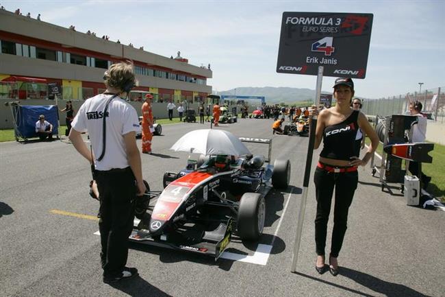 Erika Janie ek ve francouzskm Pau tet z deseti dvojzvod Euroserie F3.