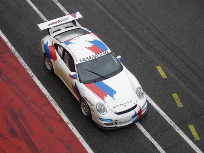 Tm Minek Motorsport  testuje na Masarykov okruhu Porsche GT3 RSR ped Mostem