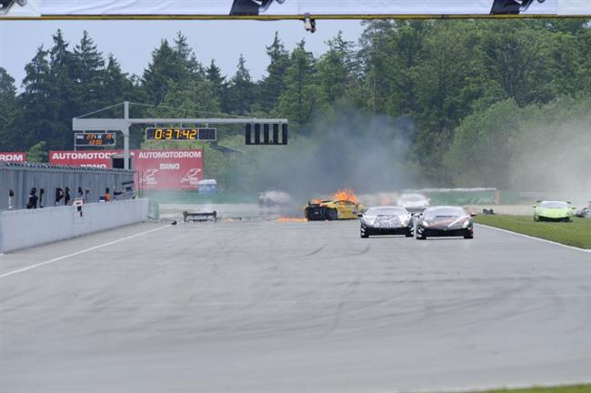FIA GT 2010 v Brn a ohniv nehoda Lamborghini objektivem Jirky Marka
