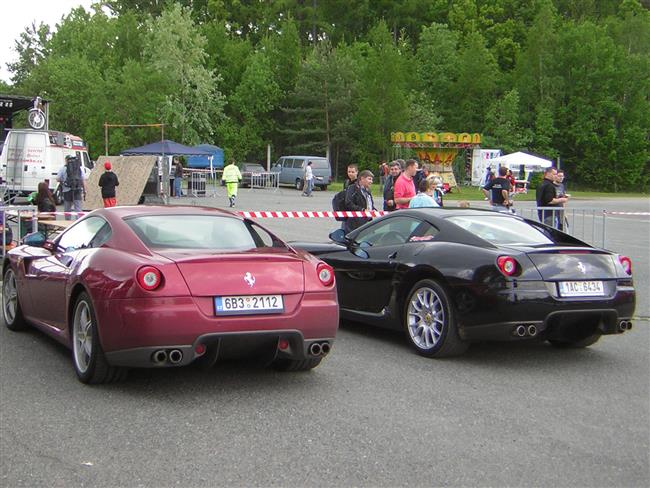 FIA GT v Brn 2010 a krasavci Ferrari a Masserati, foto Pavel Jelnek