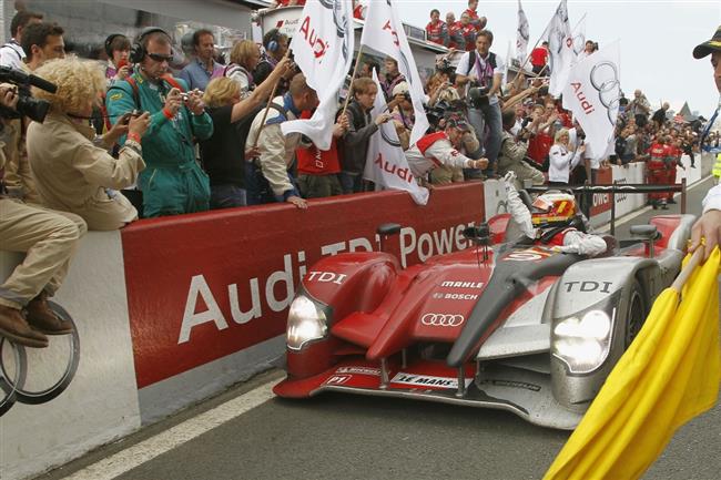 24 hodin Le Mans 2010 v cli: Prvn a trojnsobn triumf Audi R15 TDI  s turbodmychadlem VTG