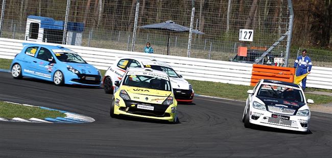 Na Slovakiaringu se pt vkend pedstav 23 jezdc v kln Renault Clio Cup Bohemia.
