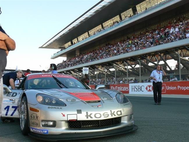 FIA GT3: Slovk Janko Dani v Dubaji cl nevidl pro poruchu pevodovky