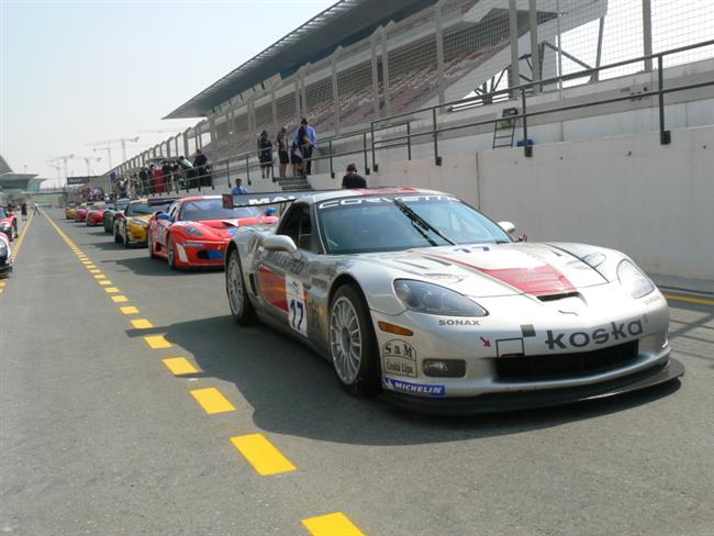 FIA GT3: Slovk Janko Dani v Dubaji cl nevidl pro poruchu pevodovky