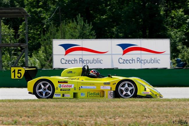 FIA GT3: Erik Jani v Monze vedl, ale doel mu benzin