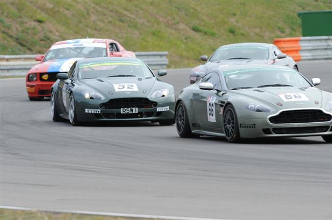 Vladimr Hladk na voze Aston Martin si vedl velmi dobe a vybojoval bronz v zvodu GT4