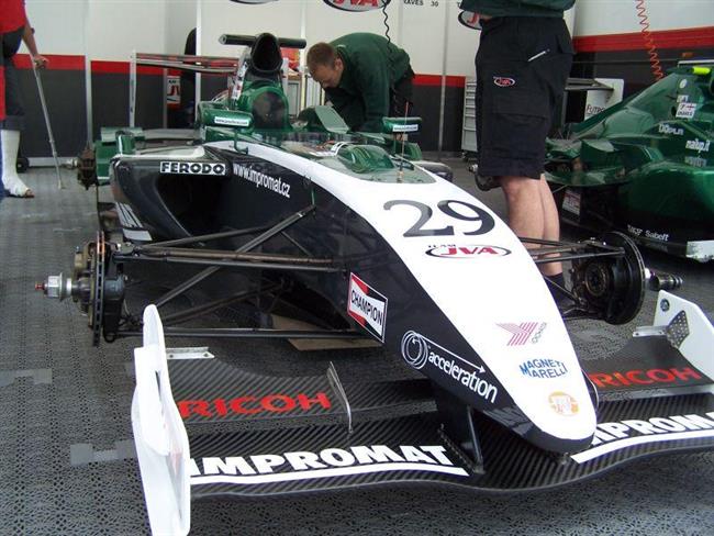 Josef Krl si ve druhm bahrainskm zvod asijsk srie GP2 polepil a skonil 11 t.