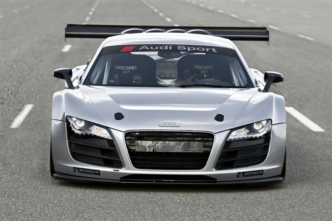Audi R8 V10 zskalo ocenn World Performance Car 2010