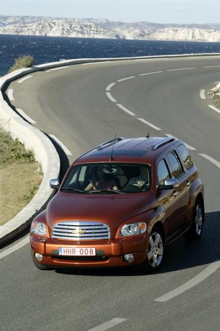Kompaktn crossover Nissan Qashqai sbr v Evrop spchy a prodv se