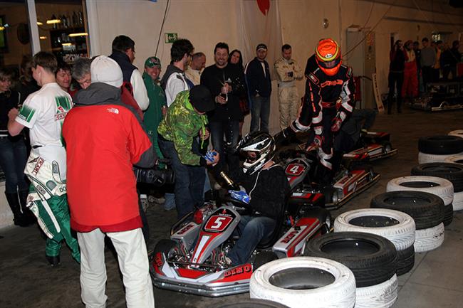 Akart arena Litomyl  pivtala smsku jezdc na premirov estihodinovce na motokrch