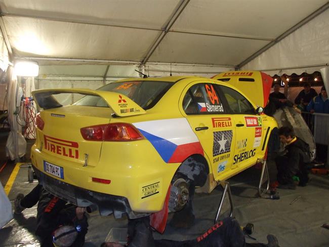 WRC 2009 je v britskm uklouzanm finii: Tak Martin Semerd odstartoval do Britsk Rallye