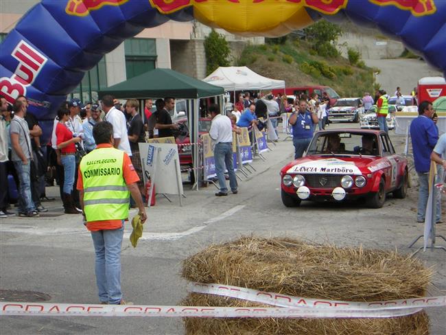 Rallye Legendy 2009 San Marino - atmosfra na specilce miniobjektivem Pavla Jelnka