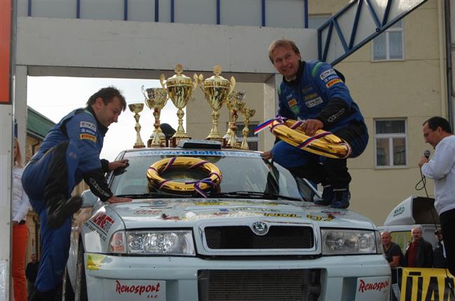 Na vkendov III. AZ pneu Rally Jesenky zvtzil o DESETINU Jan tpnek s Octavi WRC