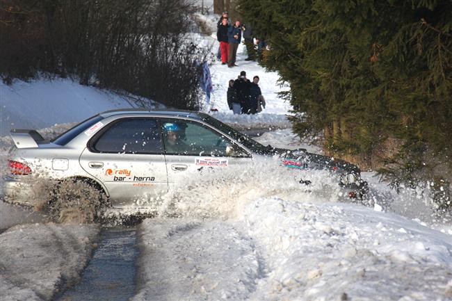 Ve stop Valask zimy  2010: dramatickch  pouhch deset minut u Hvozdn objektivem M. Knedly
