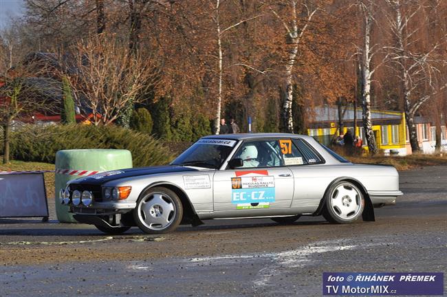 Sluovice 2011 a premira krsnho Mercedesu W107