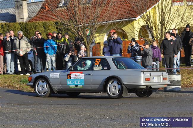 Sluovice 2011 a premira krsnho Mercedesu W107