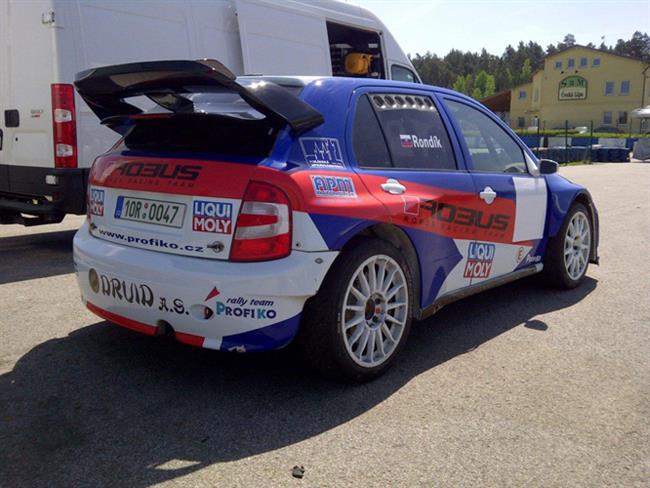 Martin Rondk vyraz do sv druh vrchask sezny se kodou Fabia WRC