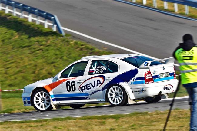 Voln zvod Auto show Slovakiaring 2011 se bl.