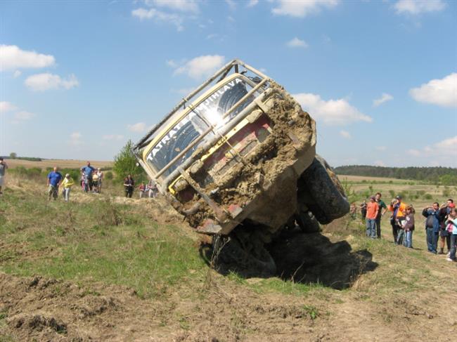 Trucktrial v Milovicch, duben 2009, foto Ladislav ivn jun.