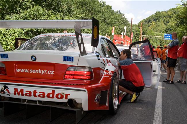 Tm enk Motorsport na pezinsk Bab se temi vozy BMW M3 GTR