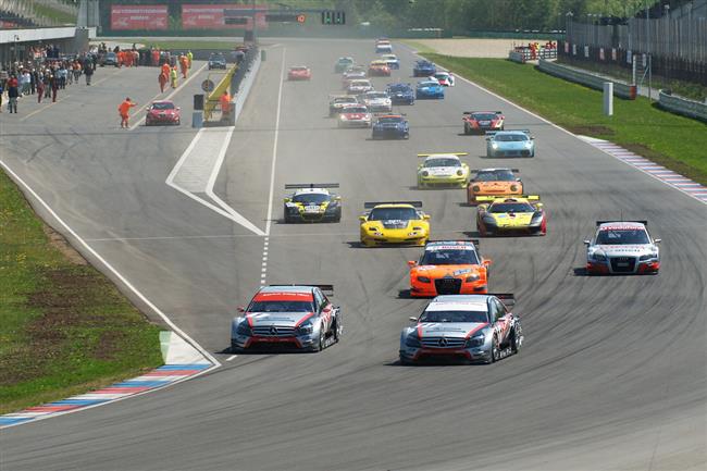 Nov absolutn rekord mosteckho autodromu zajely v trninku vozy MB DTM