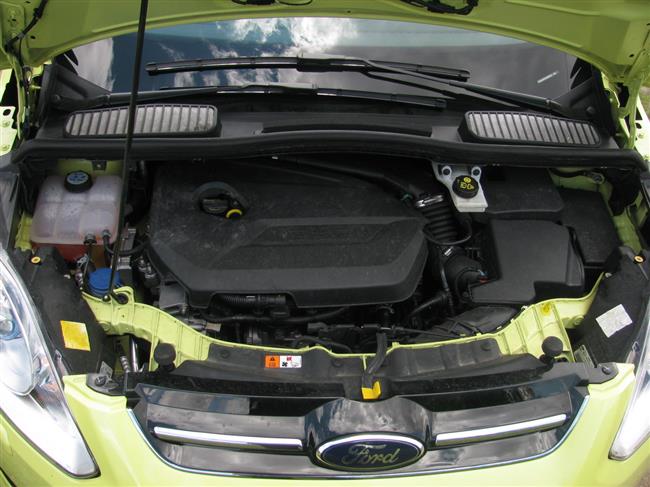 Test rodinnho Fordu C-Max s turbomotorem 1,6 Ecoboost