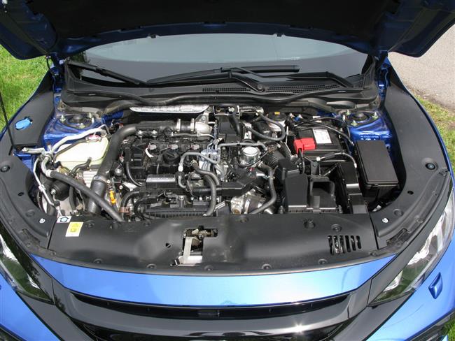 Honda Civic 1,0 Turbo Elegance s automatem CVT