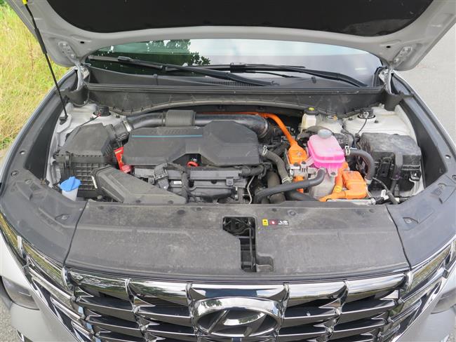 Test Hyundai Tucson s 1,6 benznem hybrid pedokolka
