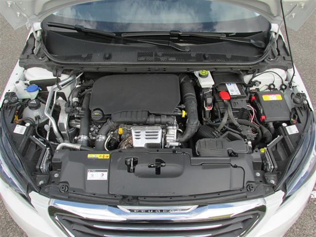Peugeot 308 s novm benznovm tvlcem 1,2 turbo