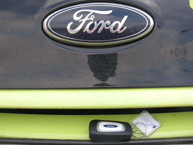 Mal Ford Ka s benznovm motorem 1,25 s bohatou vbavou ve verzi Digital