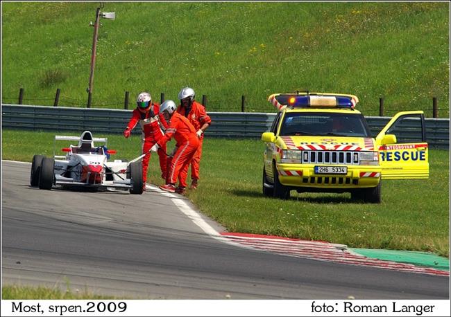 Letn Most 2009: Tsn boj Ferrari 430 tmu Menx o stupn vtz