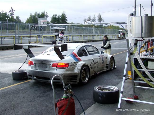 enk Motorsport na vkendov Jarn cen Brna se tymi vozy, vetn BMW M3 E92 GTR